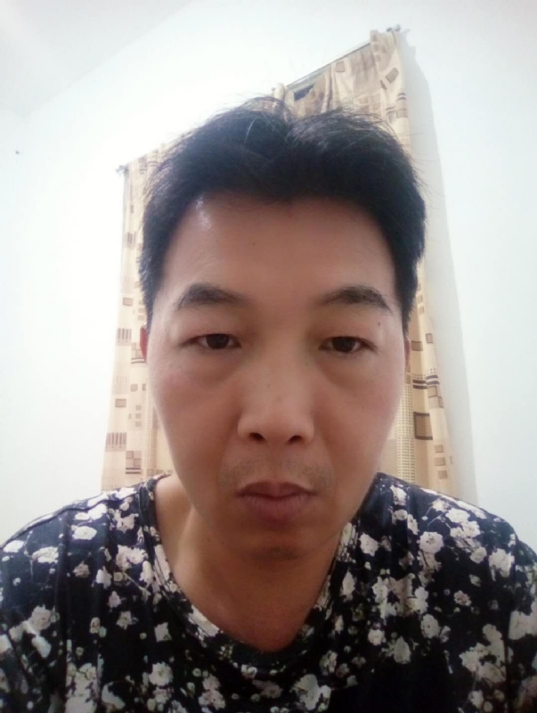繁华哀伤的第一张照片--长汀婚介网