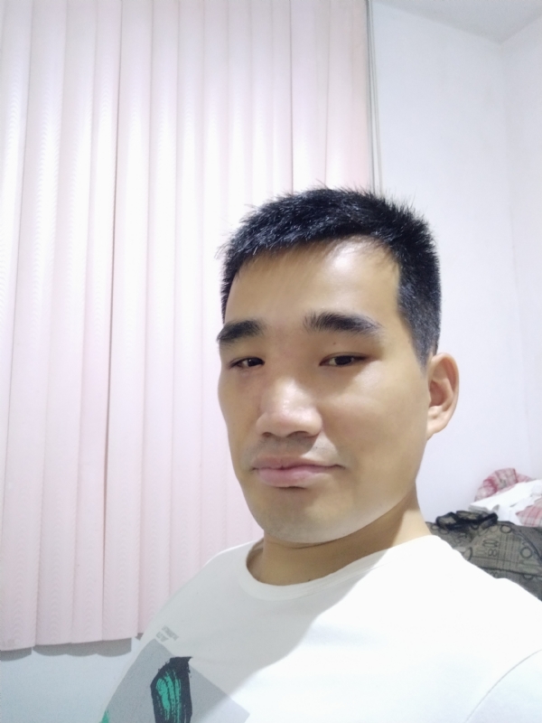 大男孩的第一张照片--长汀婚介网