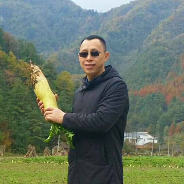 墨迹男的第一张照片--长汀婚介网