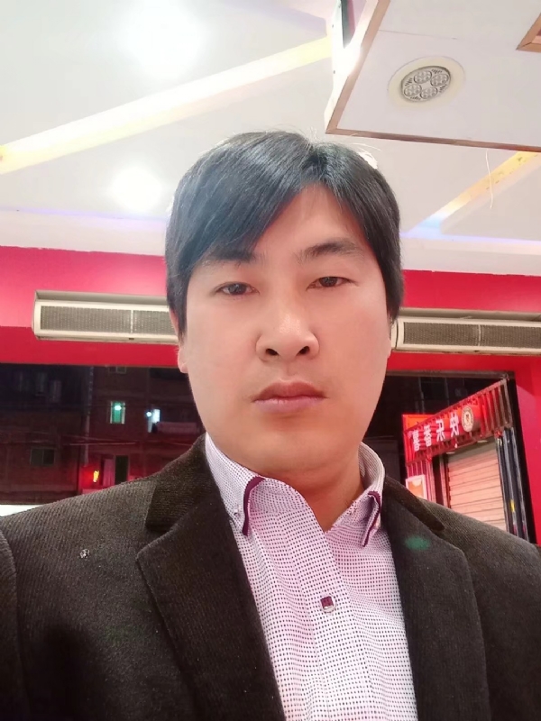 奔跑的第二张照片--长汀婚介网