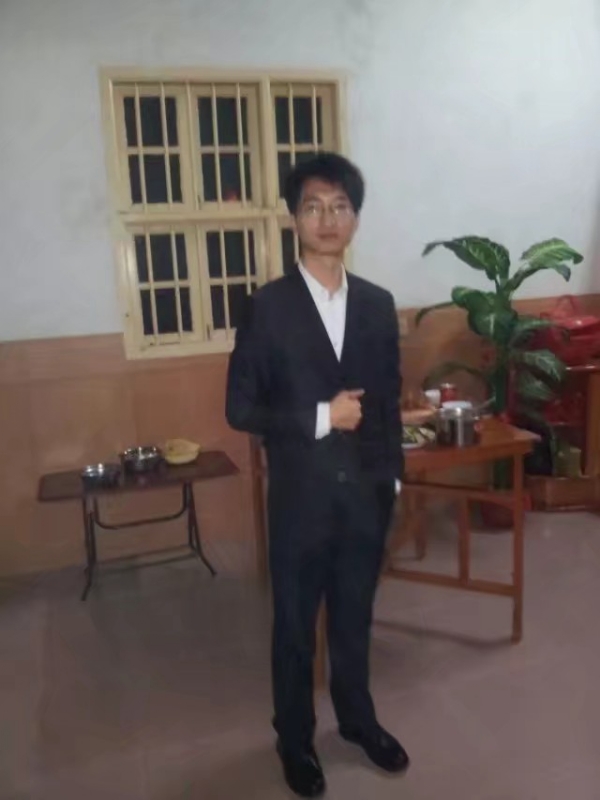 潇湘剑雨的第一张照片--长汀婚介网