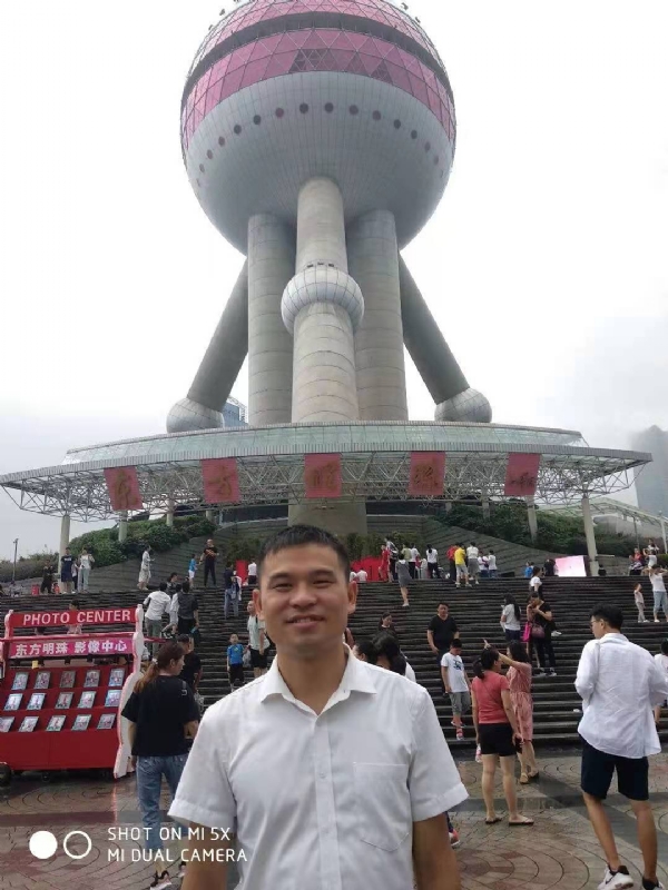 小猫吃老鼠的第一张照片--长汀婚介网