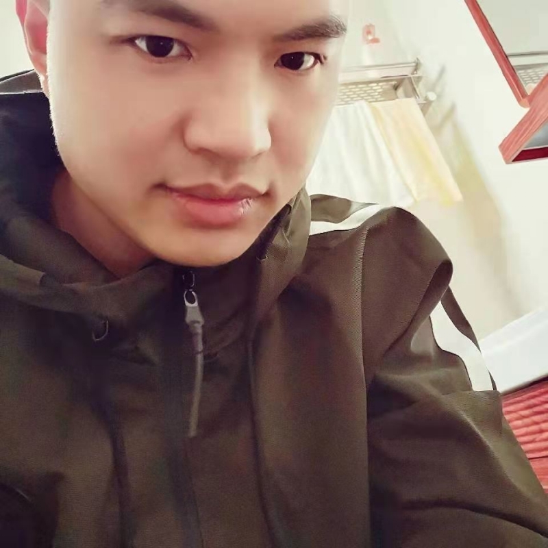 高大上的宅男的第二张照片--长汀婚介网