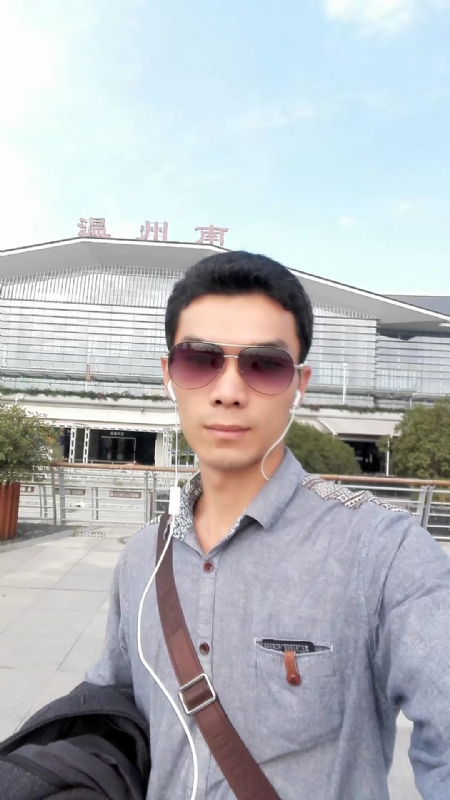 错把真心喂了狗的第三张照片--长汀婚介网