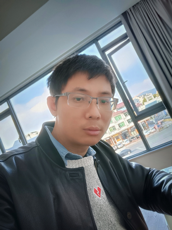 也许只是缺少一个拥抱的第二张照片--长汀婚介网