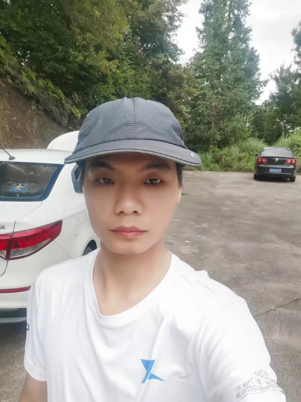 携手相伴的第一张照片--长汀婚介网