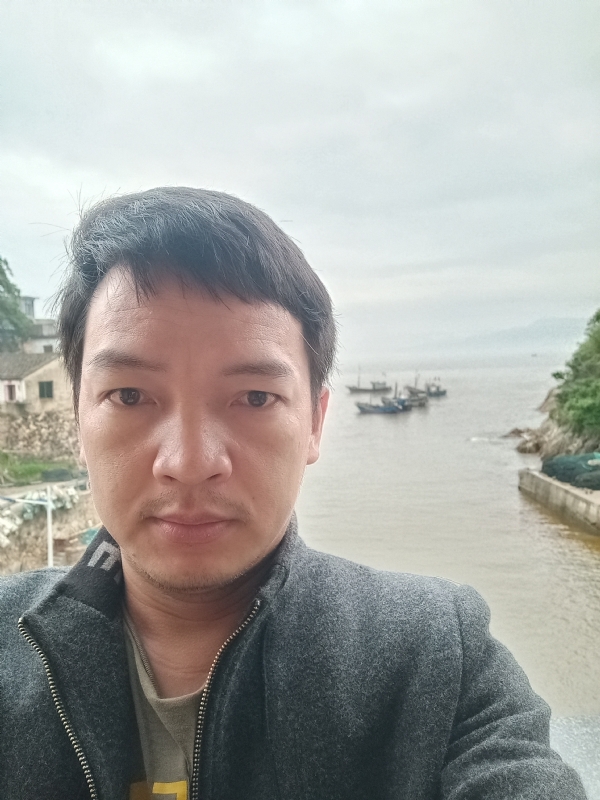 啊亮的第一张照片--长汀婚介网