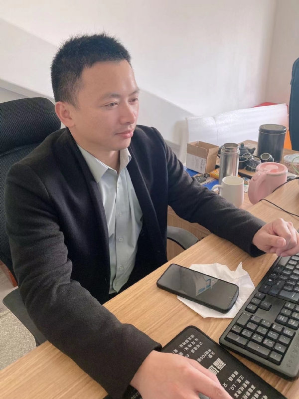落叶知秋的第一张照片--长汀婚介网