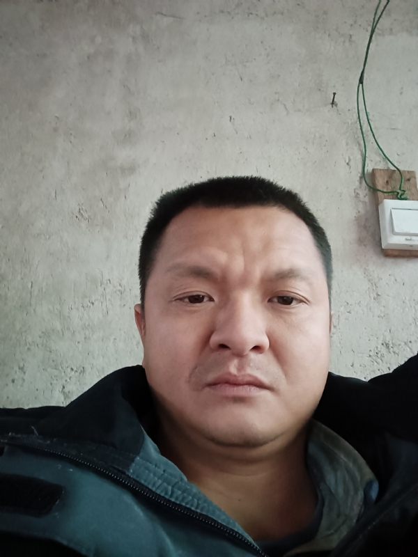 兰成龙的第二张照片--长汀婚介网