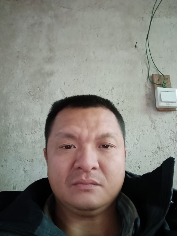 兰成龙的第三张照片--长汀婚介网