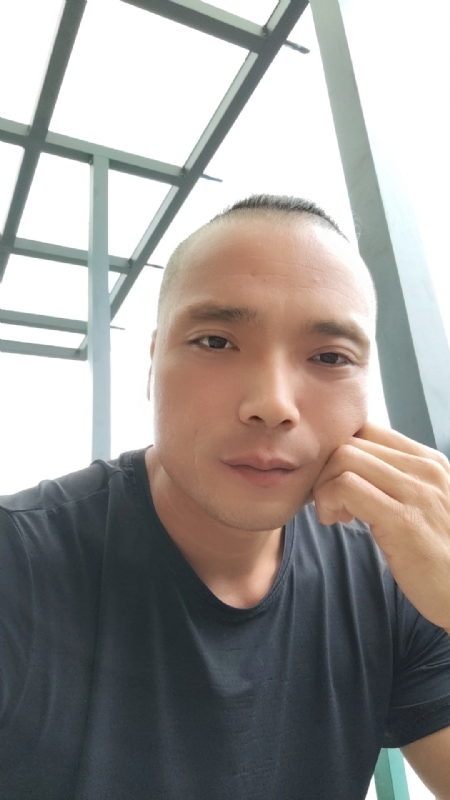 伯爵的第三张照片--长汀婚介网